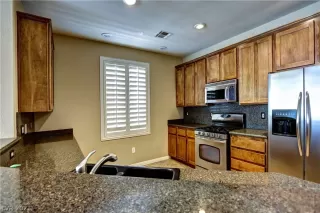 Photo #4: 2319607 Listing 