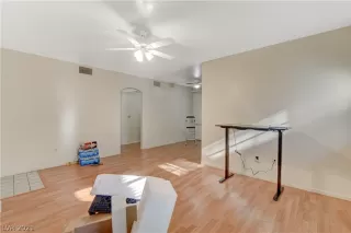 Photo #4: 2319612 Listing