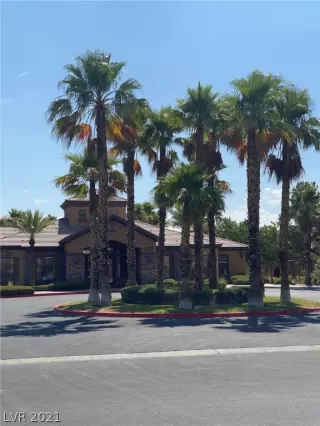 Photo #2: 2319638 Listing