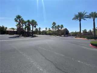 Photo #3: 2319638 Listing