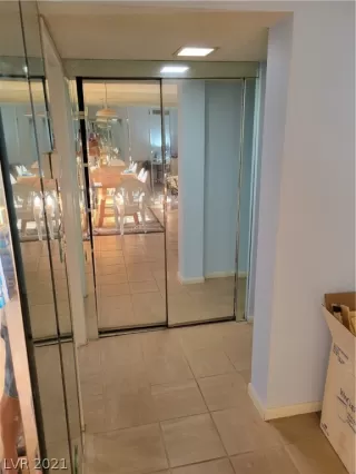 Photo #5: 2319647 Listing