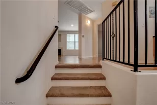 Photo #2: 2319657 Listing 