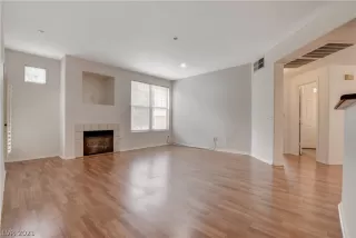 Photo #3: 2319657 Listing 