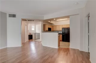 Photo #5: 2319657 Listing 