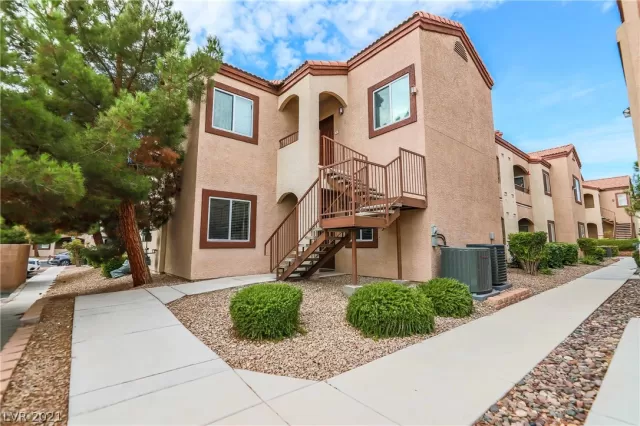 MLS: 2319662 Condo For Sale