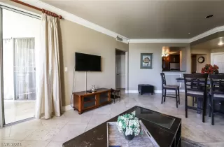 Photo #2: 2319696 Listing 