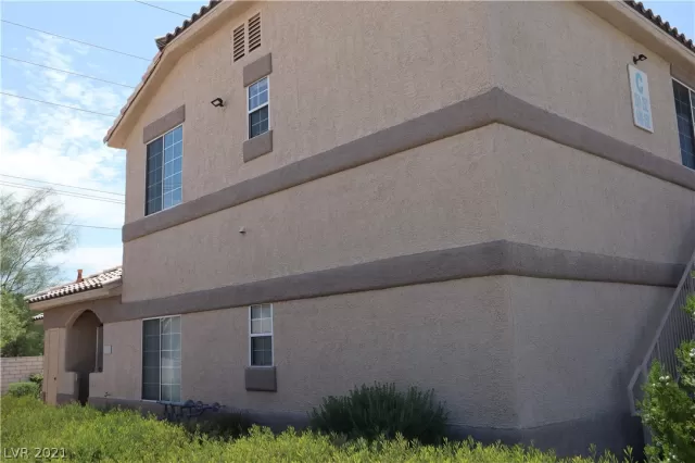 MLS: 2319701 Condo For Sale