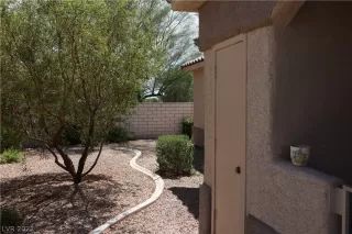 Photo #2: 2319701 Listing