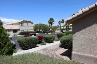 Photo #6: 2319701 Listing