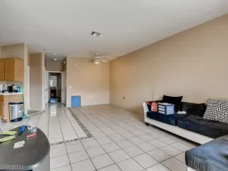 Photo #3: 2319702 Listing