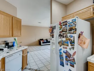 Photo #5: 2319702 Listing