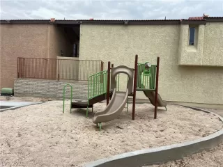 Photo #4: 2319703 Listing 