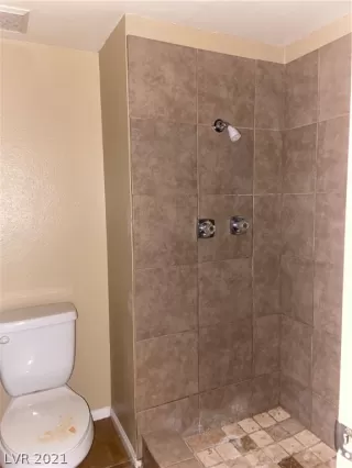 Photo #5: 2319703 Listing 