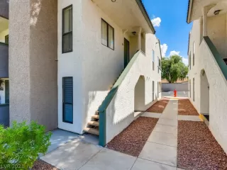 Photo #2: 2319708 Listing 