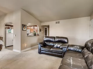 Photo #4: 2319708 Listing 