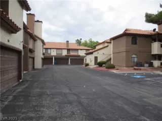 Photo #2: 2319716 Listing