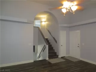 Photo #6: 2319716 Listing