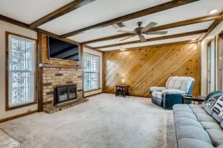 Photo #4: 2319766 Listing 