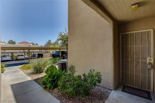 MLS: 2319769 Condo For Sale