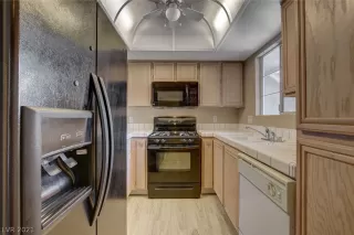 Photo #1: 2319769 Listing