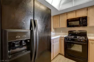 Photo #3: 2319769 Listing