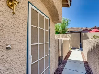 Photo #5: 2319787 Listing 