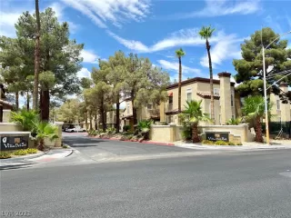 Photo #2: 2319794 Listing