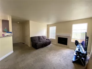 Photo #6: 2319794 Listing