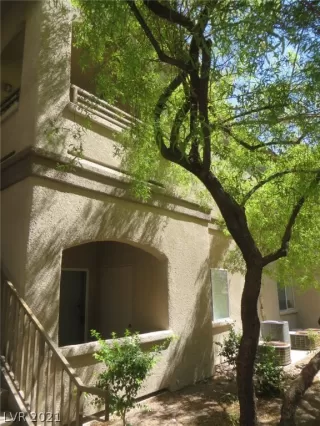 Photo #1: 2319804 Listing