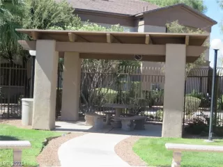 Photo #6: 2319804 Listing