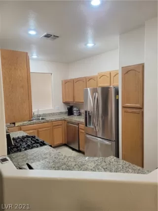 Photo #4: 2319807 Listing