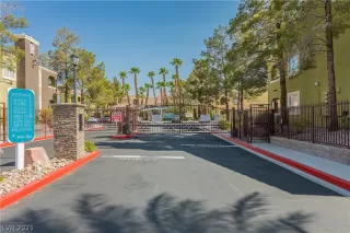 Photo #1: 2319832 Listing