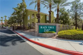 Photo #2: 2319832 Listing