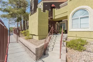 Photo #6: 2319832 Listing