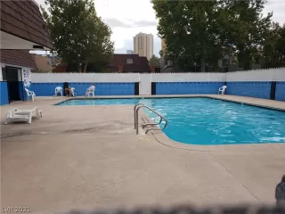 Photo #3: 2319833 Listing 