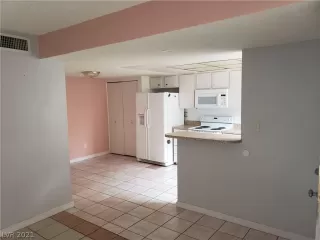 Photo #2: 2319838 Listing 