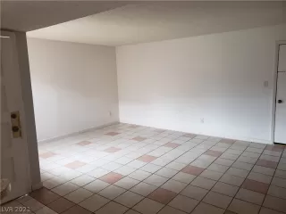 Photo #4: 2319838 Listing 