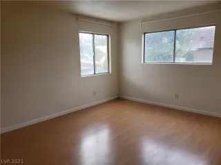 Photo #5: 2319838 Listing 