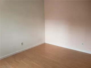 Photo #6: 2319838 Listing 