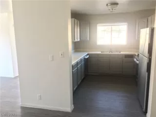 Photo #6: 2319847 Listing