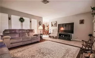 Photo #4: 2319852 Listing 