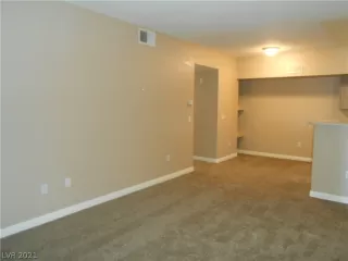 Photo #5: 2319858 Listing 