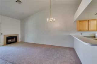 Photo #6: 2319878 Listing