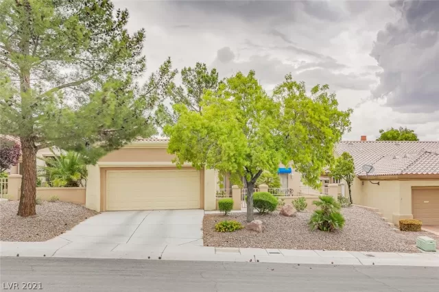 MLS: 2319893 Condo For Sale