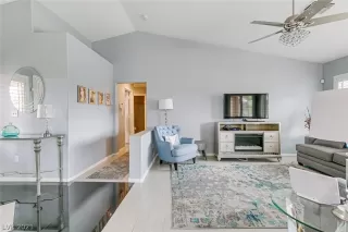 Photo #5: 2319893 Listing 