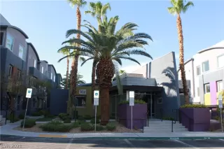 Photo #1: 2319929 Listing 