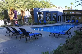 Photo #4: 2319929 Listing 