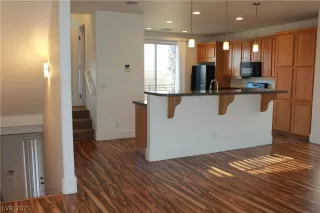 Photo #6: 2319929 Listing 