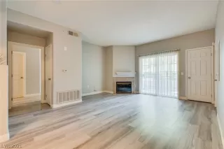 Photo #4: 2319930 Listing 