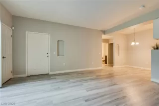 Photo #6: 2319930 Listing 